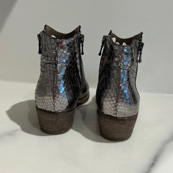 Ladies Strategia Silver Boots - Size 38 - Picture 3 of 4
